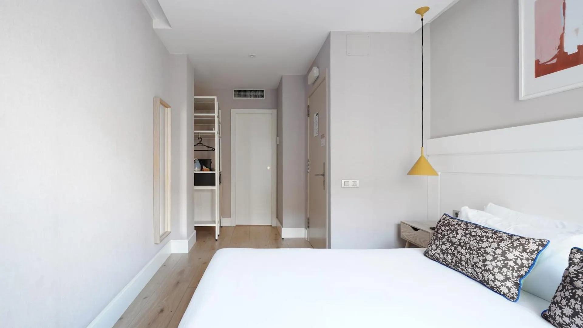 Aparthotel Numa Barcelona Brio 4*,